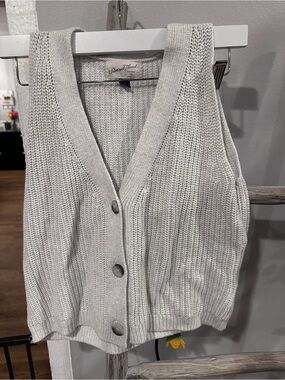 Universal Thread Light Cream Button-Up Knit Vest